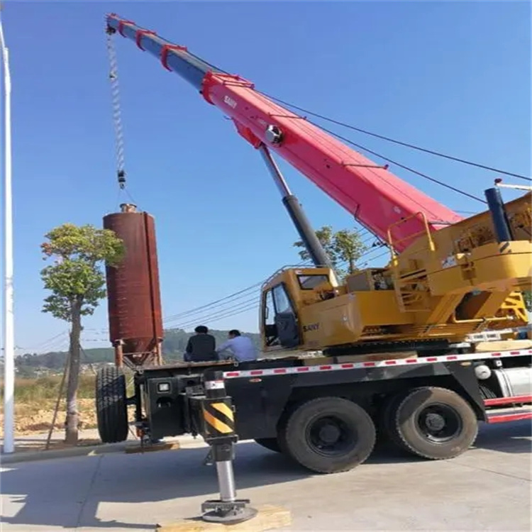 金城江80吨吊车出租多少钱